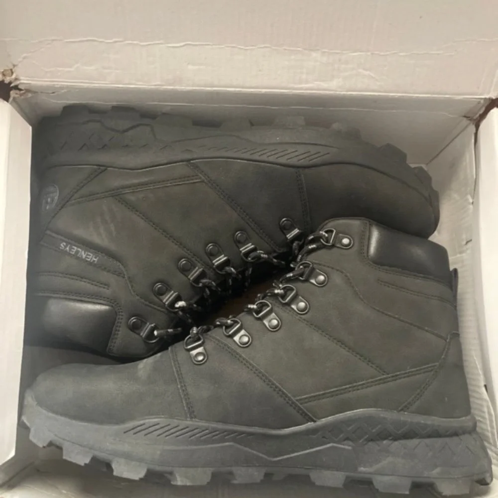Henly men’s boots size 11